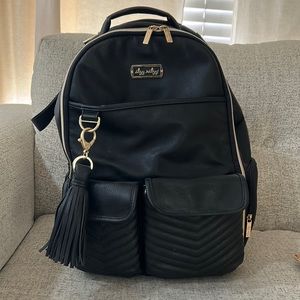 Itzy Ritzy boss backpack diaper bag jet setter black